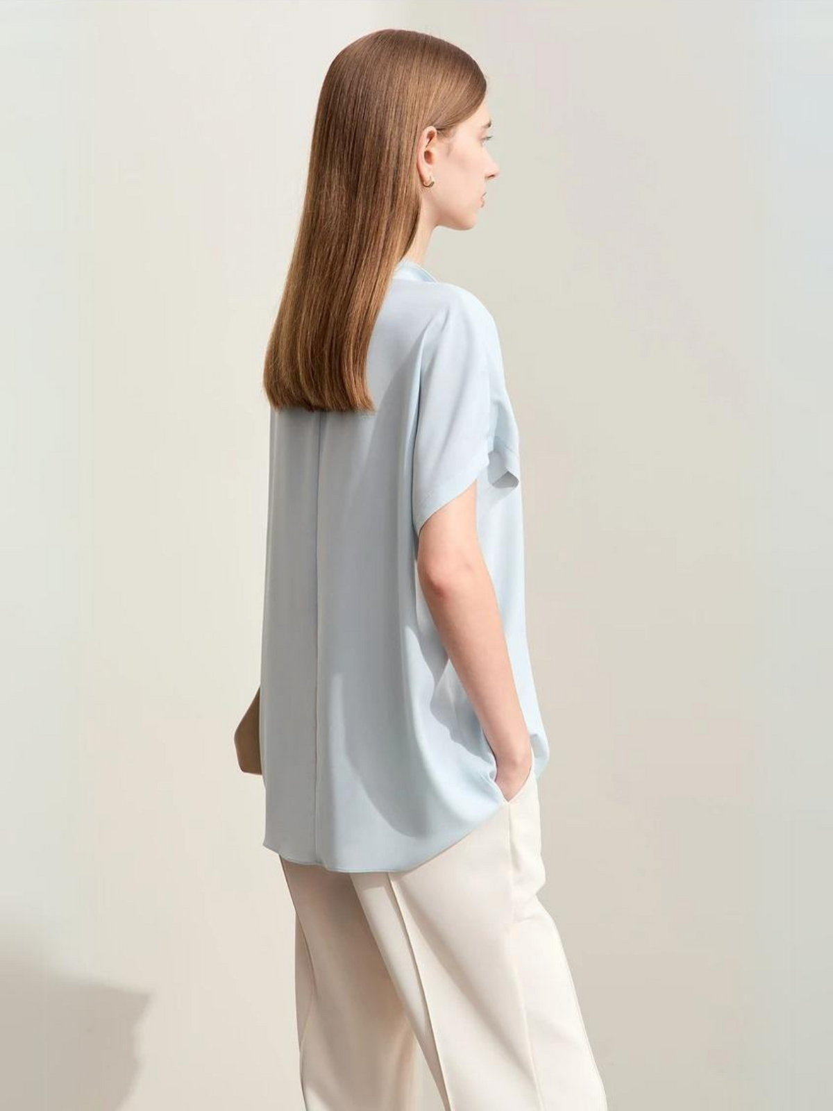 Dame Bluse Polyester Chiffon | Løs Pasform V-Hals Bluse | Kortærmet Design Til Hverdagsbrug | Vanero