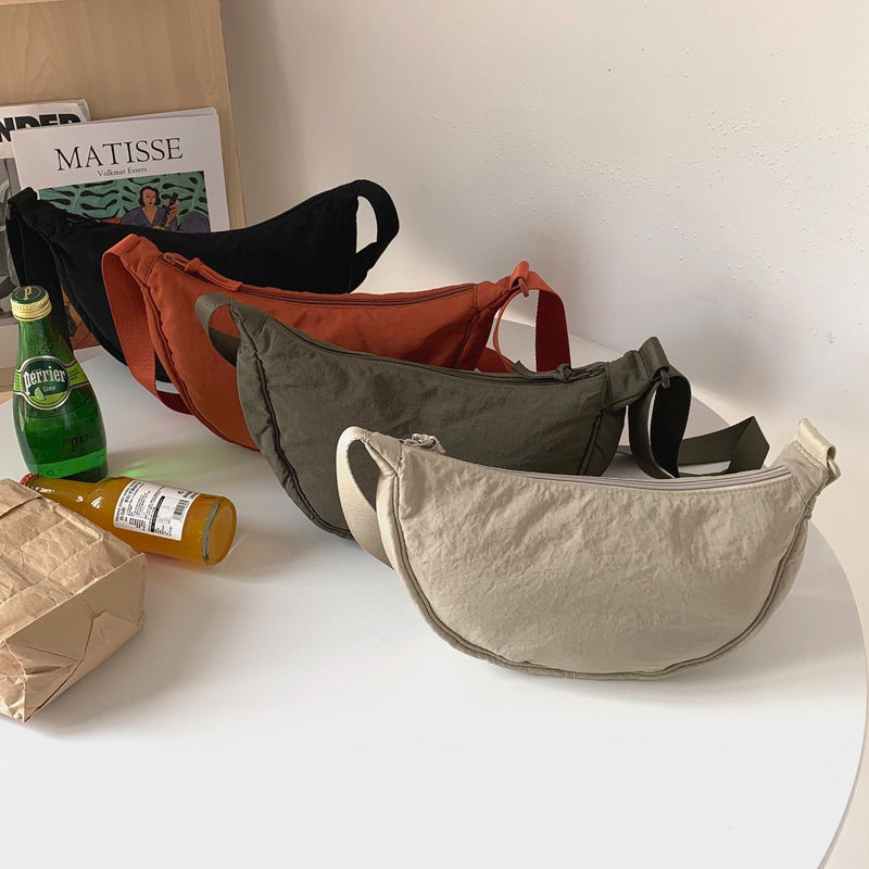 Dame Crossbody Taske i Polyester & Nylon | Justerbar Rem & Flere Lommer | Kompakt Sling Skuldertaske Til Hverdagsbrug | Vanero