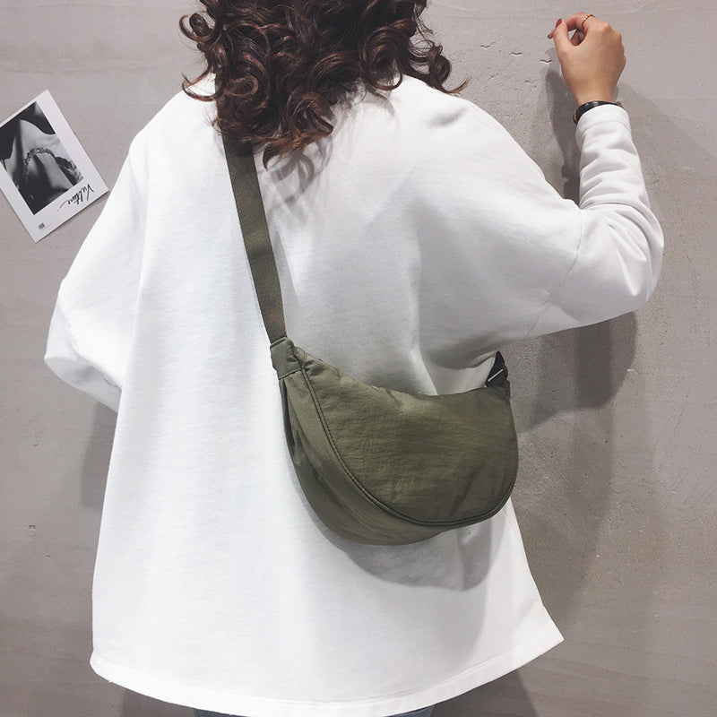 Dame Crossbody Taske i Polyester & Nylon | Justerbar Rem & Flere Lommer | Kompakt Sling Skuldertaske Til Hverdagsbrug | Vanero