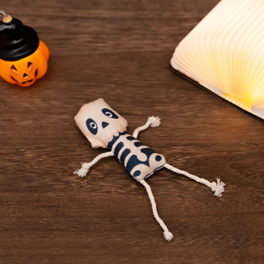 Halloween Kattelegetøj med Katteurt | Kranieformet Plyschdesign | Interaktivt Legetøj Til Indendørs Leg & Sæsonbrug | Vanero