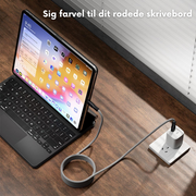 Grå