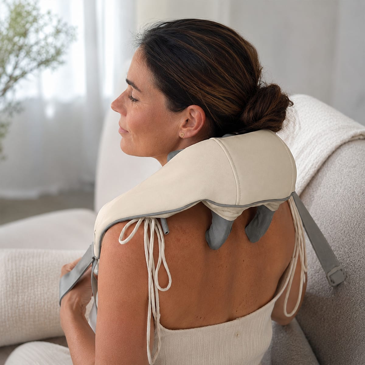 Trådløs Nakke- & Skuldermassager | 6 Roterende Knuder & Grafenvarme | Genopladeligt Design Med 2 Hastigheder | Vanero